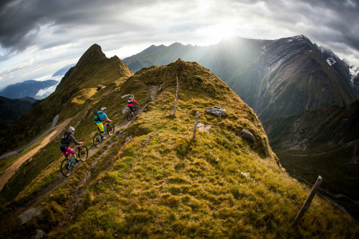 (c) Kitzsteinhorn, Schultheiß Biken am Kitzsteinhorn in Kaprun.