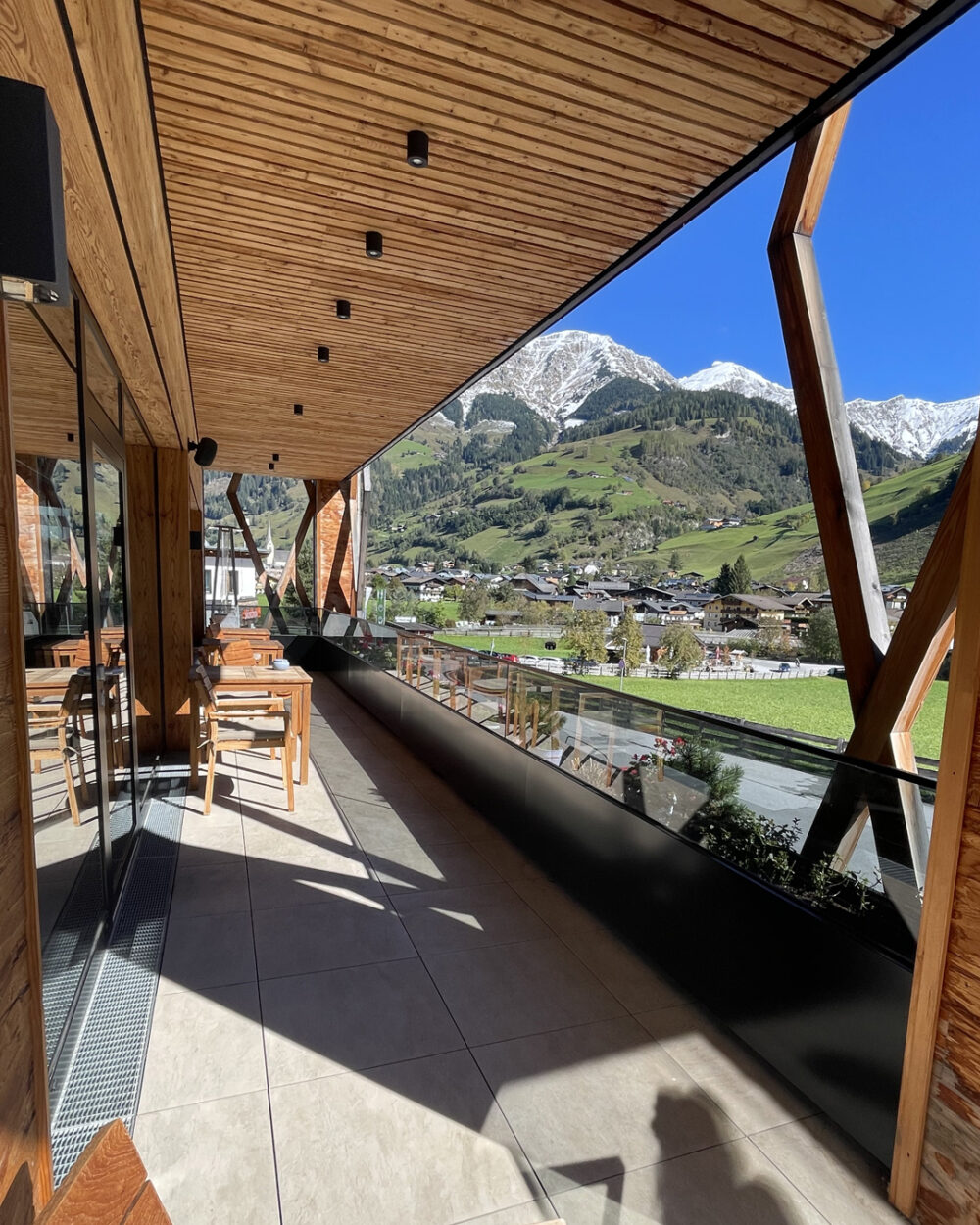 carpe solem Rauris Hotel - Ausblick in die Natur vom Balkon.