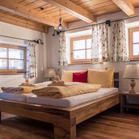 Zimmer im Ferienhaus "Mesnerhaus Fuchsn" im Bergdorf Lungau in Weißpriach.