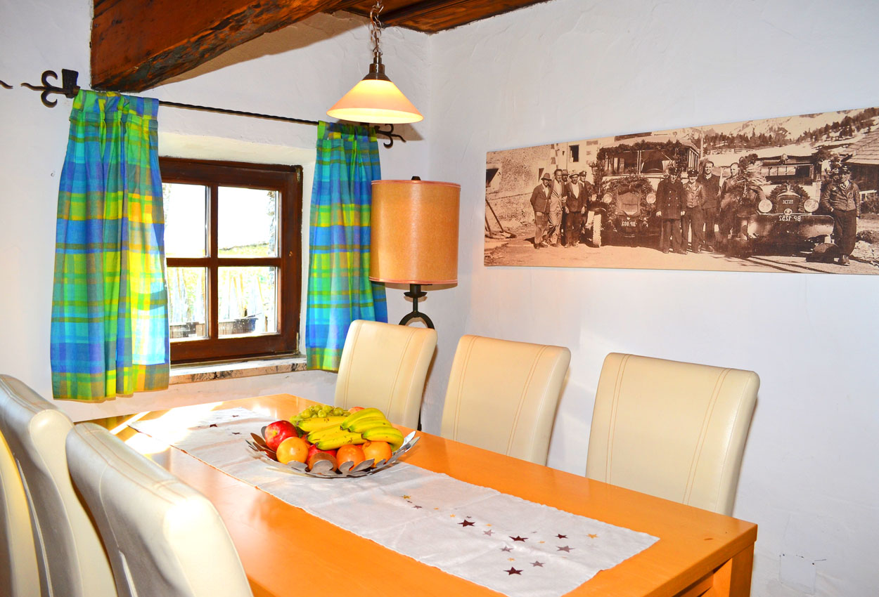 Holiday Home im Lungau, Essbereich.