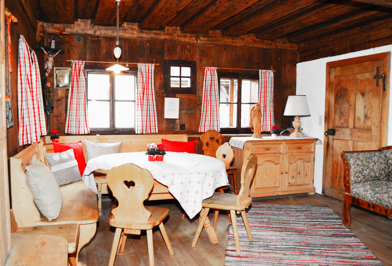 Historische Stube, Wohnzimmer in Ferienhaus im Lungau.