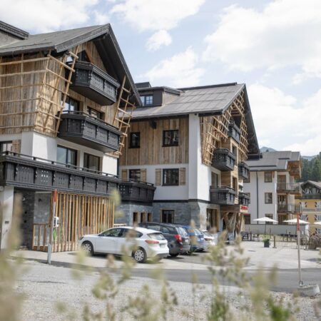 carpe solem Jules Obertauern. Außenansicht Skihotel in Salzburg.